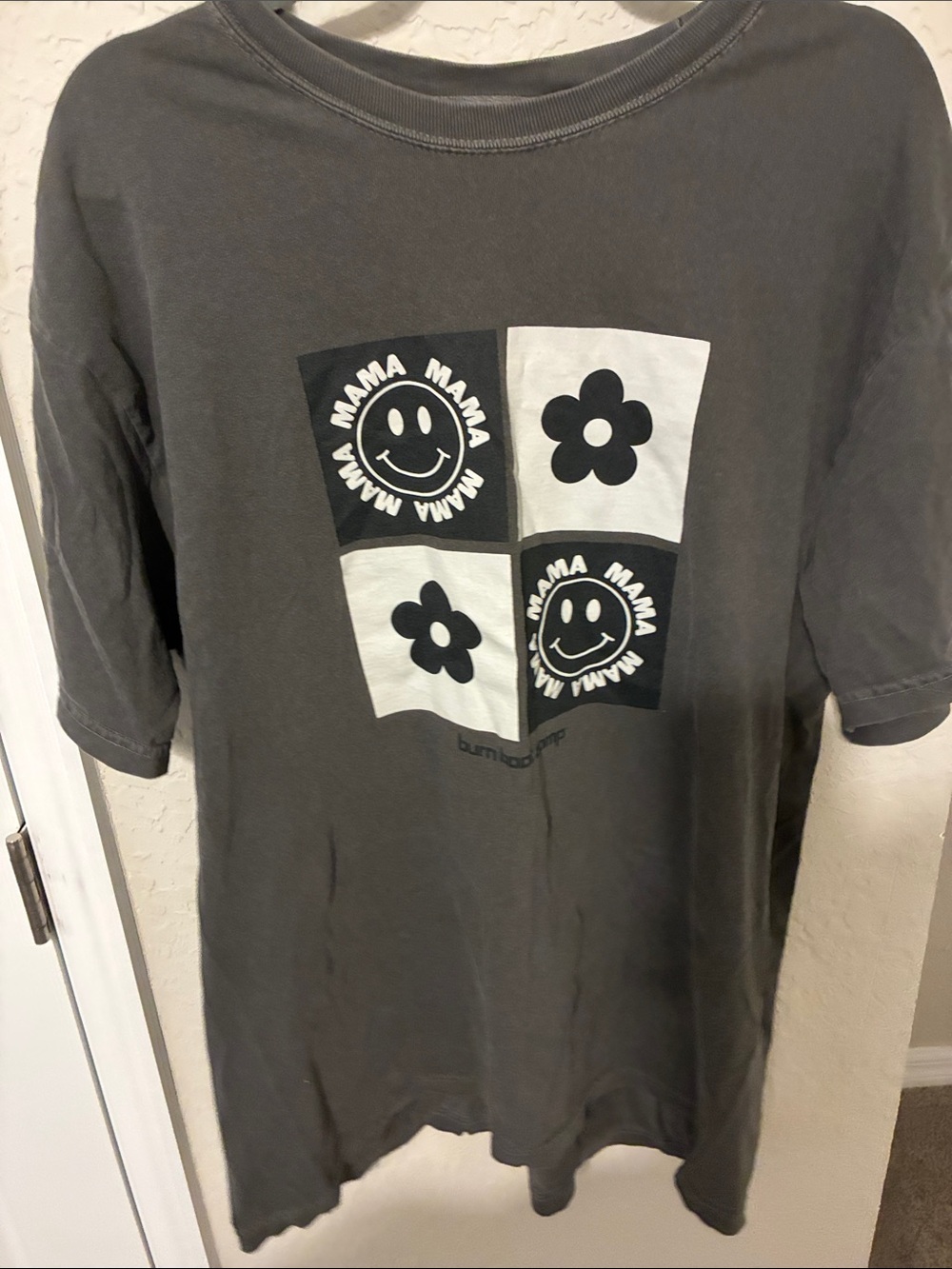Mama Graphic Short-Sleeve Tee — Charcoal